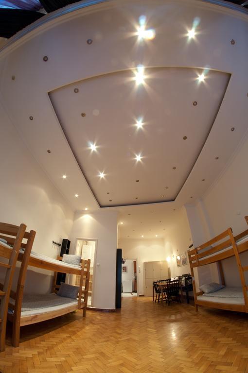 11Th Hour Cinema Hostel Budapest Room photo