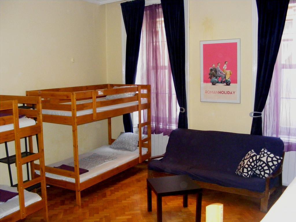 11Th Hour Cinema Hostel Budapest Room photo